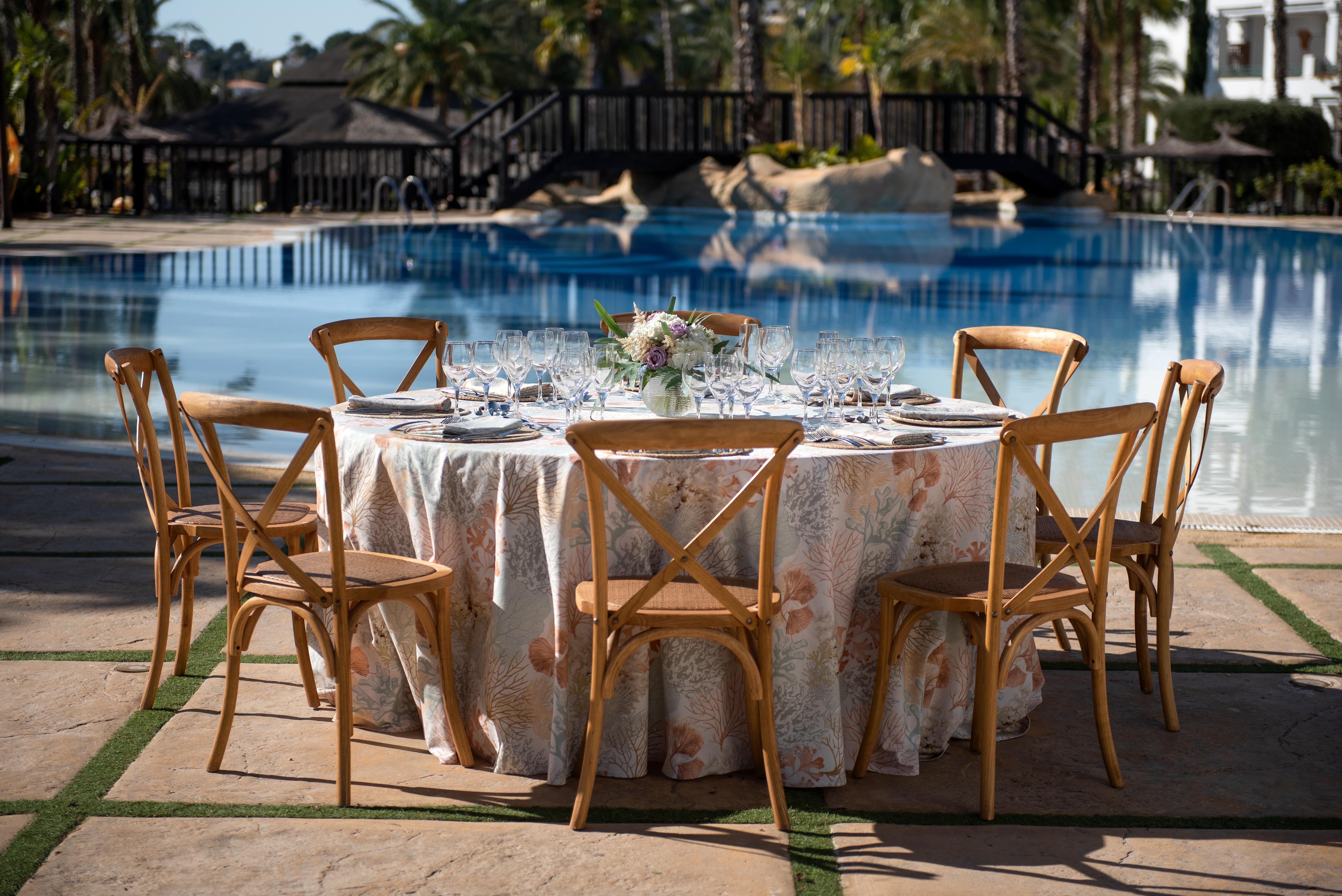 فندق إس إتش فيلا جاديا ألتيا المظهر الخارجي الصورة The pool at the hotel