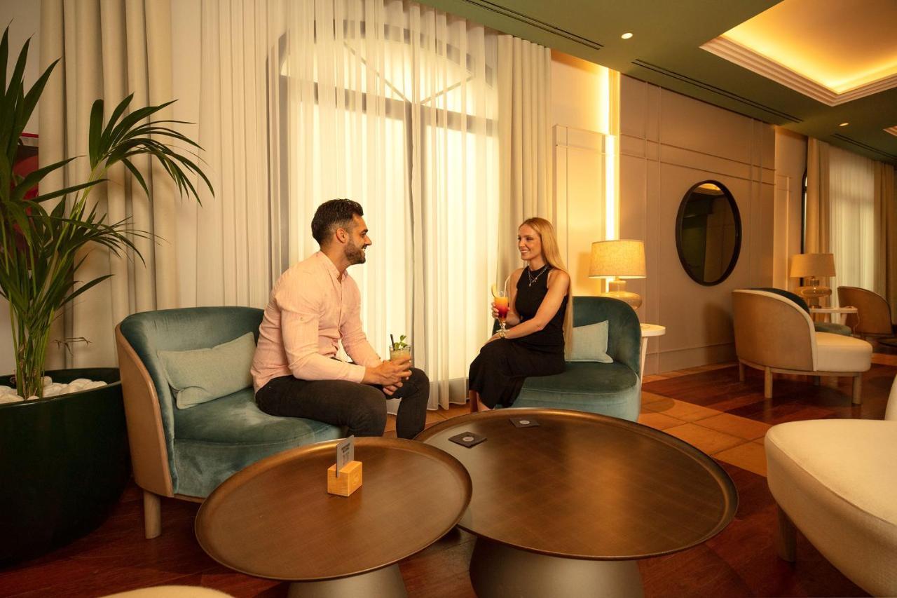 فندق إس إتش فيلا جاديا ألتيا المظهر الخارجي الصورة The lounge at the airport
